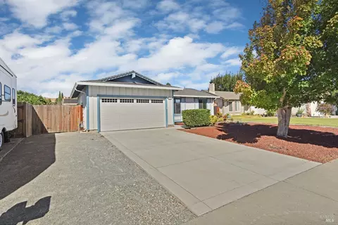 Exterior - 775 Oakbrook Dr, Fairfield, CA 94534 photo 2 of 7