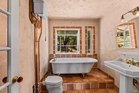 Bath - 2145 NW Mount Veeder Rd, Napa, CA 94558 photo 4 of 5