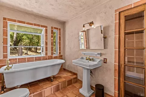 Bath - 2145 NW Mount Veeder Rd, Napa, CA 94558 photo 5 of 5