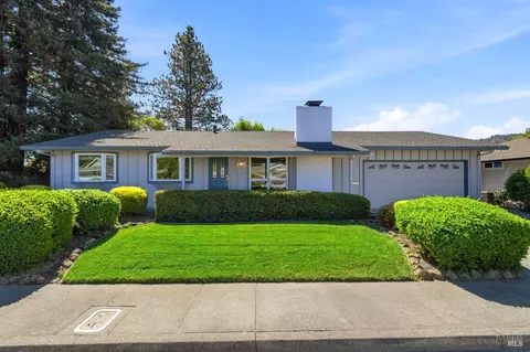 321 Mockingbird Cir, Santa Rosa, CA 95409