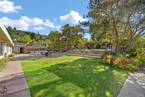Exterior - 4 Ranch Rd, San Rafael, CA 94903 photo 4 of 22