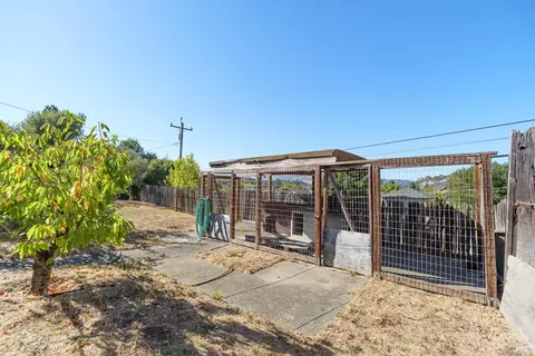 Exterior - 4 Ranch Rd, San Rafael, CA 94903 photo 20 of 22