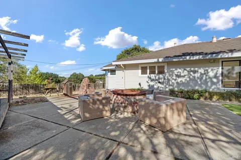 Exterior - 4 Ranch Rd, San Rafael, CA 94903 photo 13 of 22