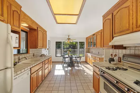 Kitchen - 4 Ranch Rd, San Rafael, CA 94903 photo 1 of 2