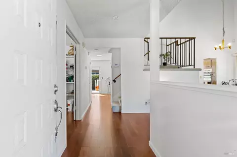 Entry Way - 571 Gregory Dr, Vacaville, CA 95687 photo 1 of 4