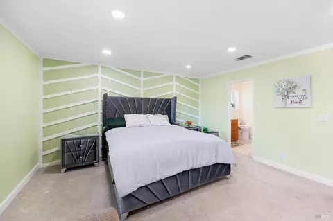 Bedroom - 571 Gregory Dr, Vacaville, CA 95687 photo 2 of 10