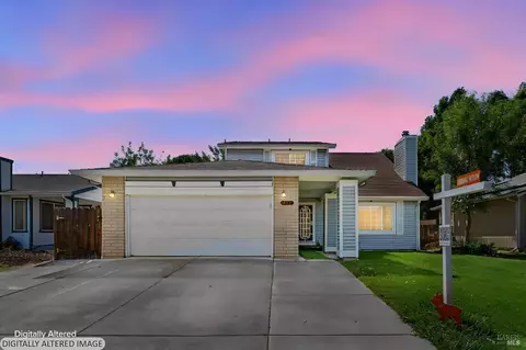 Exterior - 571 Gregory Dr, Vacaville, CA 95687 photo 2 of 9