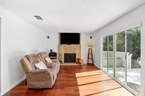 Living - 571 Gregory Dr, Vacaville, CA 95687 photo 8 of 10