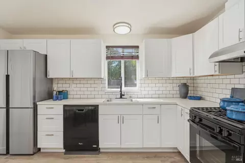 565 Milani Dr, Ukiah, CA 95482 photo 7