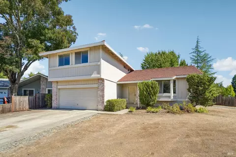 300 Stirrup Ct, Santa Rosa, CA 95403