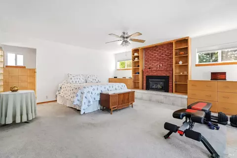 Bedroom - 136 Mark West Station Rd, Windsor, CA 95492 photo 1 of 5