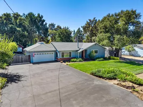Exterior - 136 Mark West Station Rd, Windsor, CA 95492 photo 2 of 22