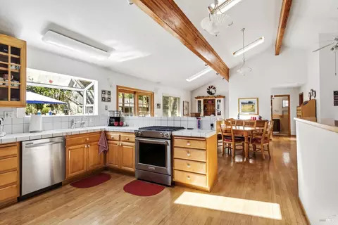 Kitchen - 136 Mark West Station Rd, Windsor, CA 95492 photo 1 of 4
