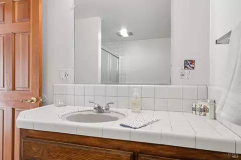 Bath - 136 Mark West Station Rd, Windsor, CA 95492 photo 3 of 4