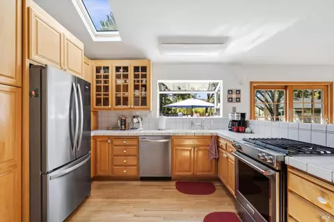 Kitchen - 136 Mark West Station Rd, Windsor, CA 95492 photo 2 of 4
