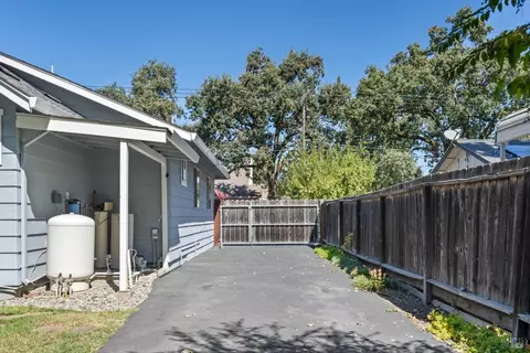 Exterior - 136 Mark West Station Rd, Windsor, CA 95492 photo 12 of 22