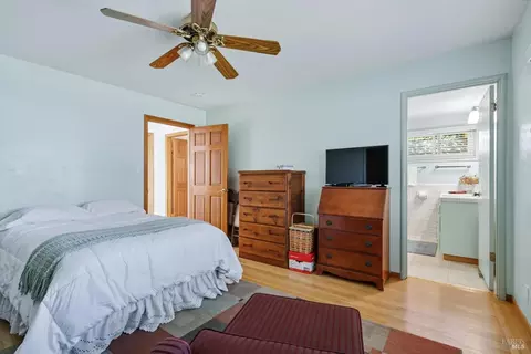Bedroom - 136 Mark West Station Rd, Windsor, CA 95492 photo 5 of 5