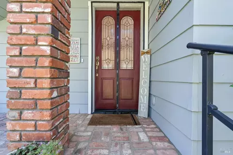Entry Way - 136 Mark West Station Rd, Windsor, CA 95492 photo 1 of 3