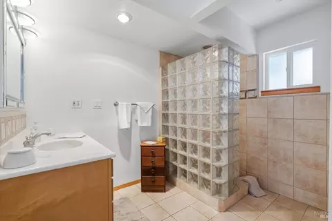 Bath - 136 Mark West Station Rd, Windsor, CA 95492 photo 1 of 4
