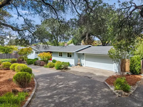 4725 Montgomery Dr, Santa Rosa, CA 95409