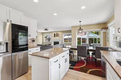 Kitchen - 302 Desiree Pl, Windsor, CA 95492 photo 5 of 5