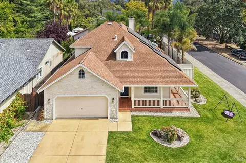 302 Desiree Pl, Windsor, CA 95492