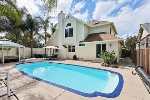 Exterior - 302 Desiree Pl, Windsor, CA 95492 photo 10 of 10