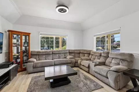 Living - 302 Desiree Pl, Windsor, CA 95492 photo 1 of 3