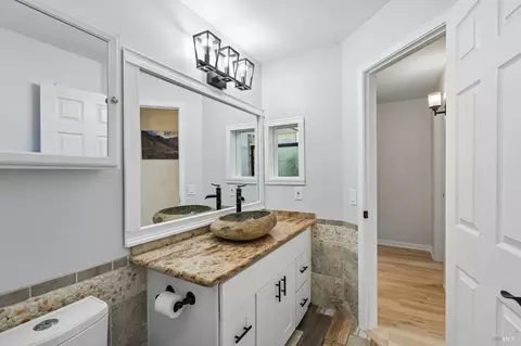 Bath - 302 Desiree Pl, Windsor, CA 95492 photo 2 of 5
