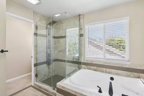 Bath - 302 Desiree Pl, Windsor, CA 95492 photo 5 of 5