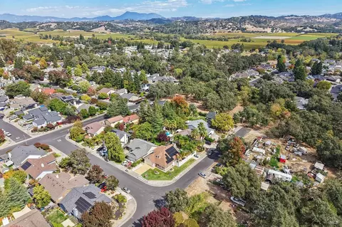 View/Area - 302 Desiree Pl, Windsor, CA 95492 photo 8 of 9