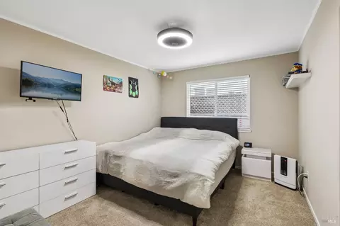 Bedroom - 302 Desiree Pl, Windsor, CA 95492 photo 2 of 5