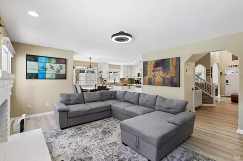 Living - 302 Desiree Pl, Windsor, CA 95492 photo 3 of 3
