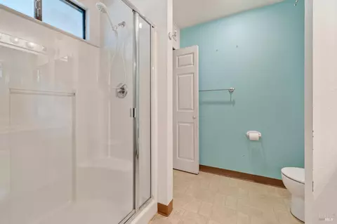 Bath - 767 Joni Ct, Windsor, CA 95492 photo 4 of 4