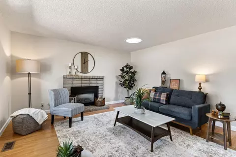 Living - 767 Joni Ct, Windsor, CA 95492 photo 1 of 4