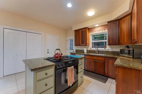 Kitchen - 2398 Poppy Ter, Willits, CA 95490 photo 3 of 3