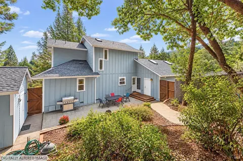 Exterior - 2398 Poppy Ter, Willits, CA 95490 photo 2 of 32