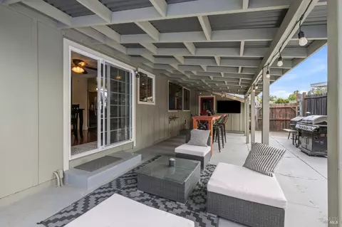 Exterior - 150 Dodge Ct, Napa, CA 94558 photo 7 of 11