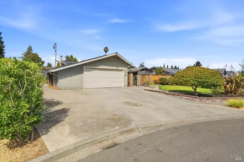 Exterior - 150 Dodge Ct, Napa, CA 94558 photo 3 of 11