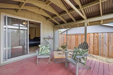 Exterior - 150 Dodge Ct, Napa, CA 94558 photo 5 of 11