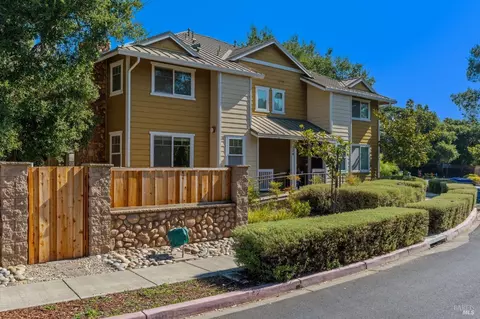 204 Rosebud Ln, Saint Helena, CA 94574