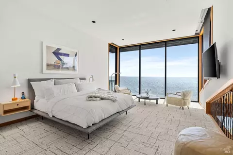 Bedroom - 22138 Hwy 1, Jenner, CA 95450 photo 5 of 5