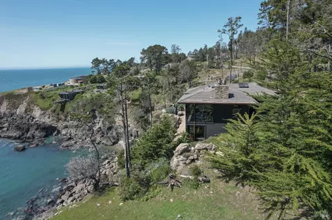View/Area - 22138 Hwy 1, Jenner, CA 95450 photo 4 of 8
