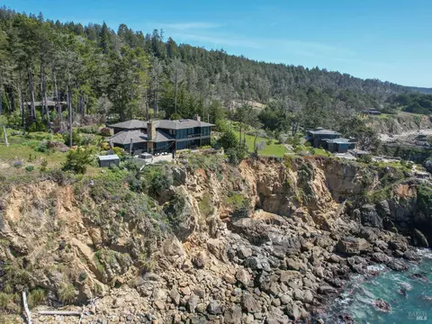 View/Area - 22138 Hwy 1, Jenner, CA 95450 photo 7 of 8
