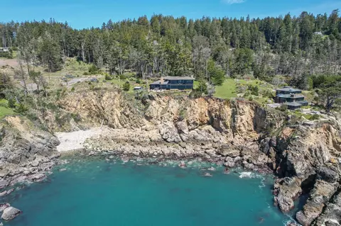 View/Area - 22138 Hwy 1, Jenner, CA 95450 photo 6 of 8