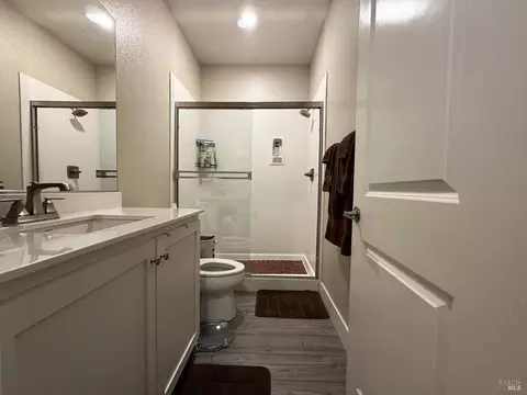 Bath - 2408 Azure Pl, Fairfield, CA 94533 photo 1 of 10