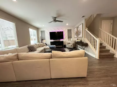 Living - 2408 Azure Pl, Fairfield, CA 94533 photo 3 of 10