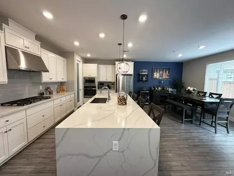 Kitchen - 2408 Azure Pl, Fairfield, CA 94533 photo 3 of 9