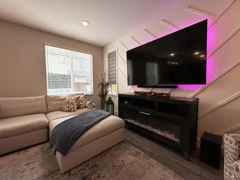 Living - 2408 Azure Pl, Fairfield, CA 94533 photo 4 of 10