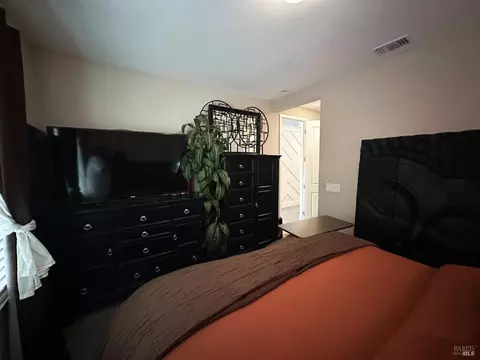 Bedroom - 2408 Azure Pl, Fairfield, CA 94533 photo 2 of 8